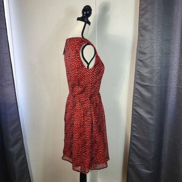 FRENCH CONNECTION Red Black A Line Leopard Print V Neck Dress Size 6 NWT - Picture 3 of 4